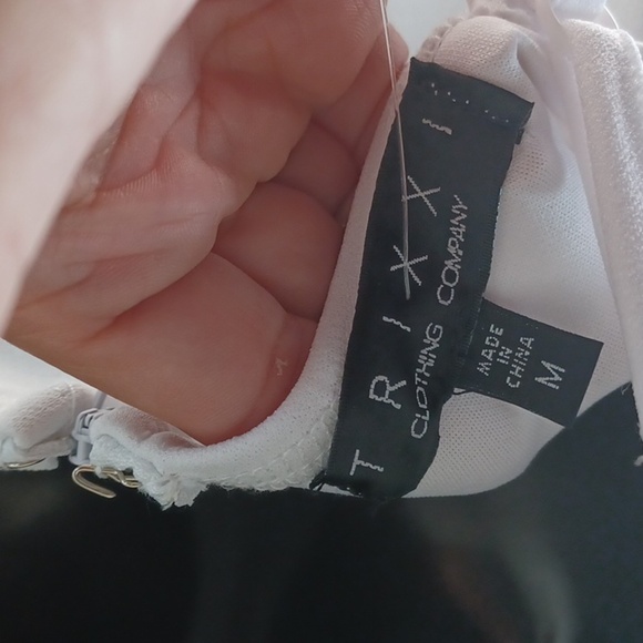 Trixxi, Francesca white knee length Dress - NWT,  adjustable straps - Picture 6 of 10
